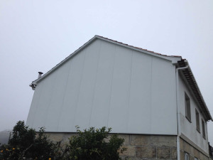 Revestimiento de fachada lateral en Marcón - Construcciones Rodríguez Metal